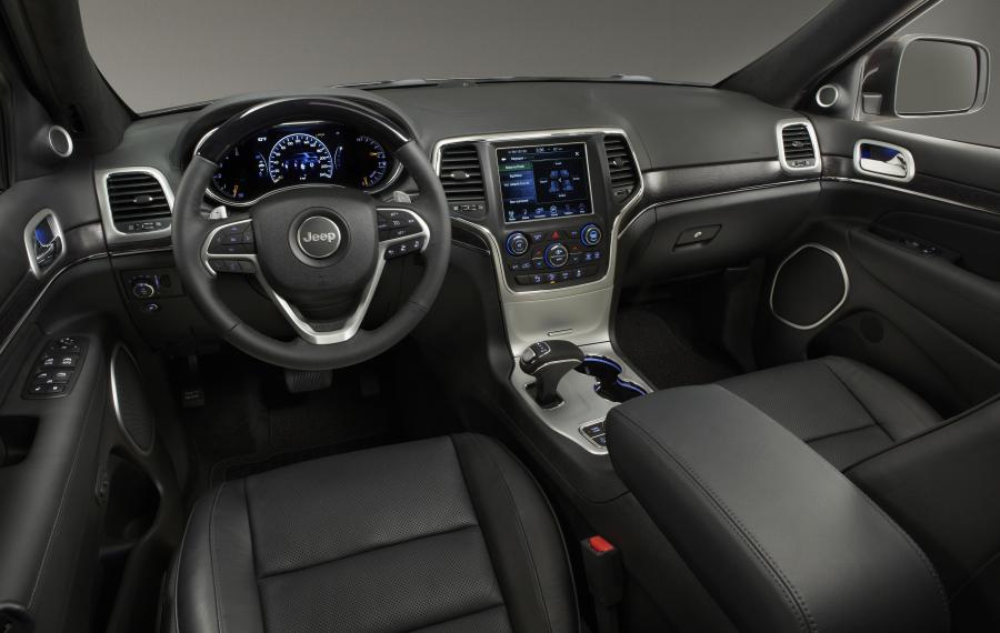  Jeep Grand Cherokee Summit 2013 года  (фото 17 из 27)